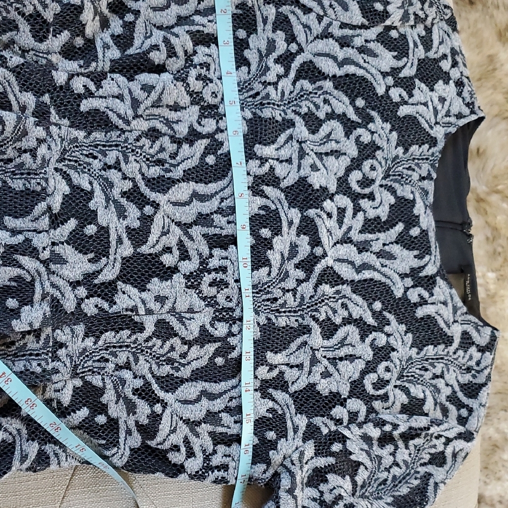 Ann Taylor Elegant Black and Gray Floral Women's Top - Picture 13 of 15